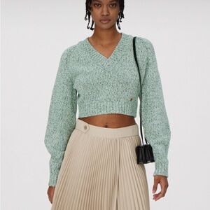 Recto Deep V-Neck Crop Knit Sweater